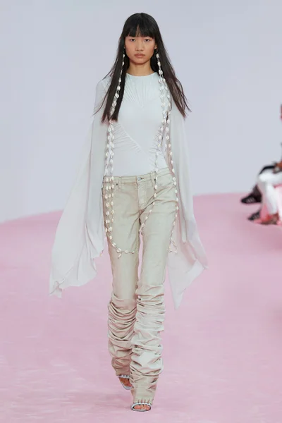 Look 18